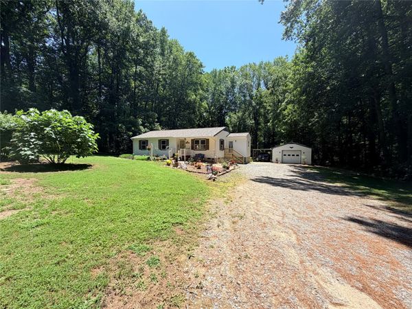 6394 Meadow Drive , Gloucester, VA 23061