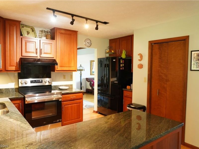 2160 Lake Breeze Road, Sheffield Village, OH 44054 Photo 6