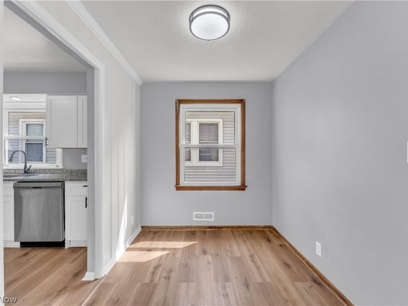 30021 Robert Street, Wickliffe, OH 44092 Photo 8