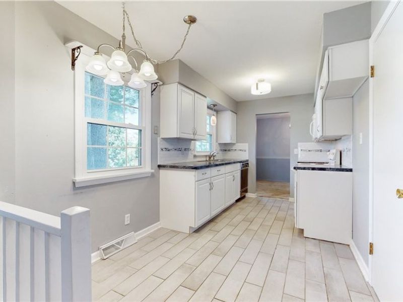 143 East Garwood Drive, Tallmadge, OH 44278 Photo 10