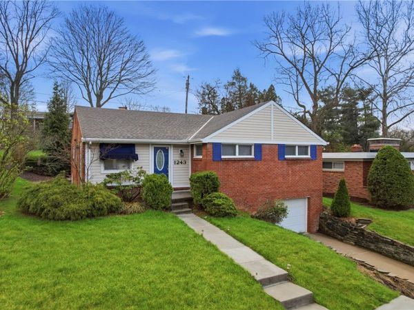 1243 Lakemont Dr , Pittsburgh, PA 15243