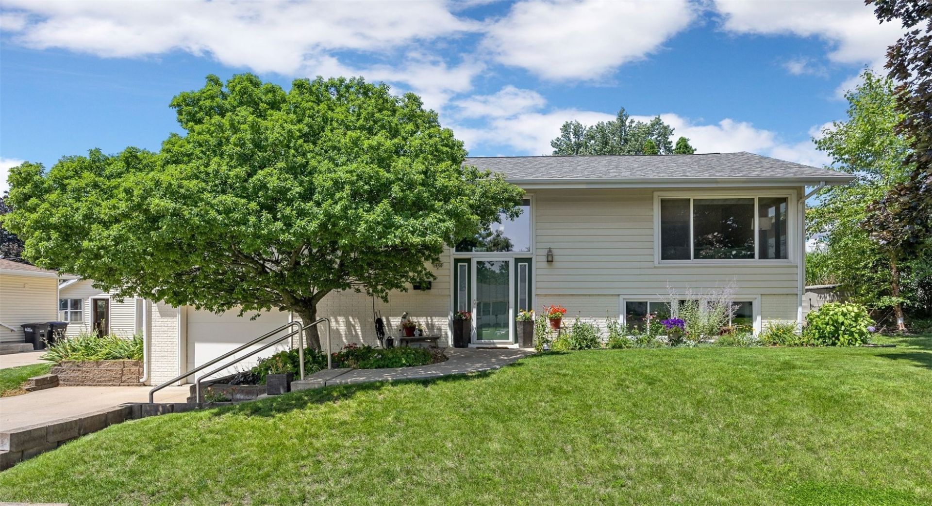 1950 Mcgowan Boulevard, Marion, IA 52302 Main Photo