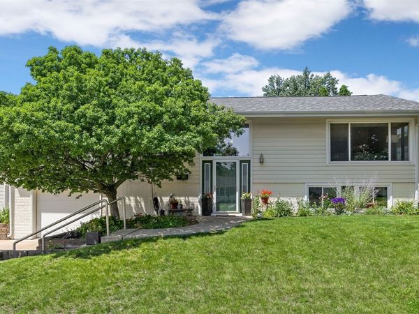 1950 McGowan Boulevard , Marion, IA 52302