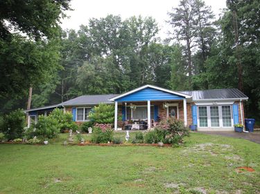 4590 Kentucky 90, Parkers Lake, KY 42634