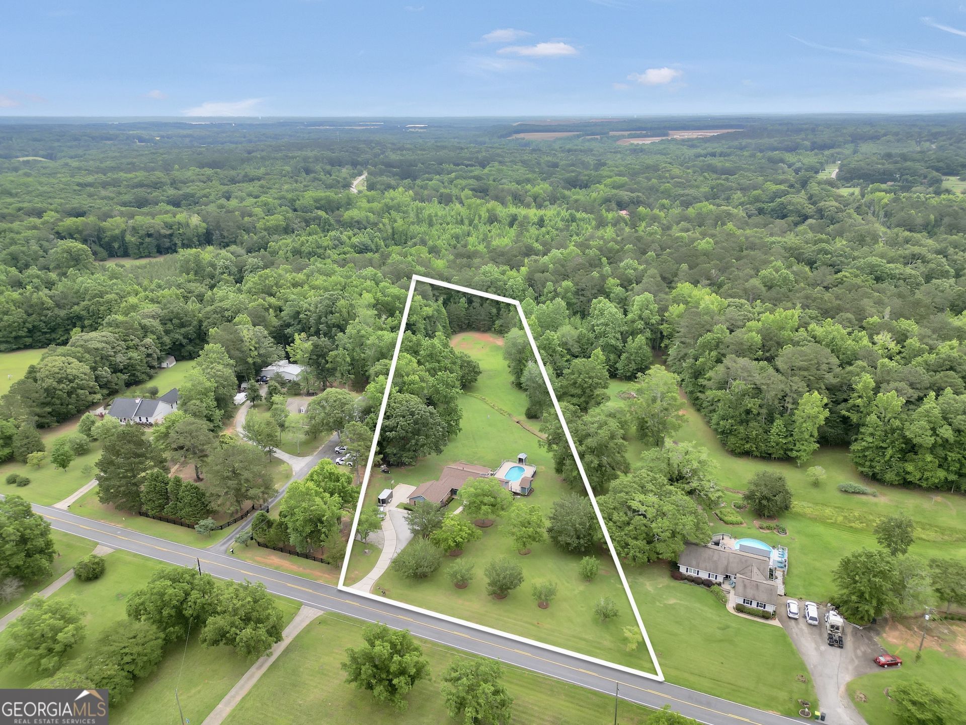 112 N Walkers Mill Road, Griffin, GA 30223 Main Photo