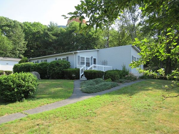 15 Canterbury Lane, Rockland, MA 02370
