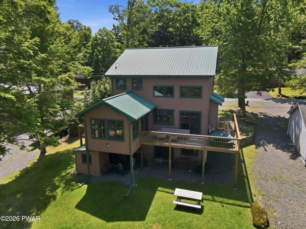 262 Laurel Lane , Greentown, PA 18426