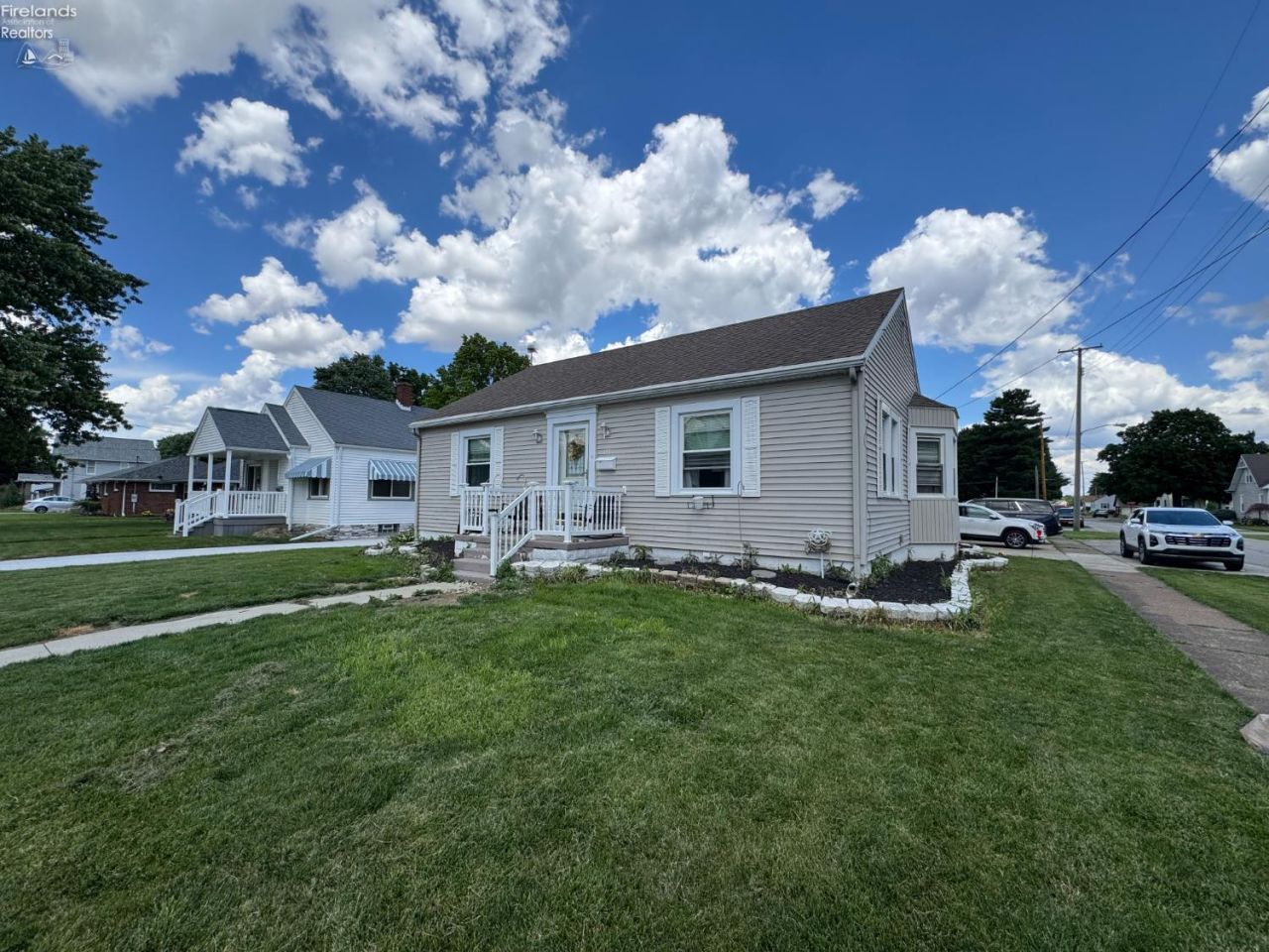 158 Sheffield Street, Bellevue, OH 44811 Main Photo