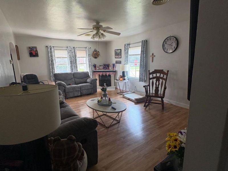 158 Sheffield Street, Bellevue, OH 44811 Photo 2
