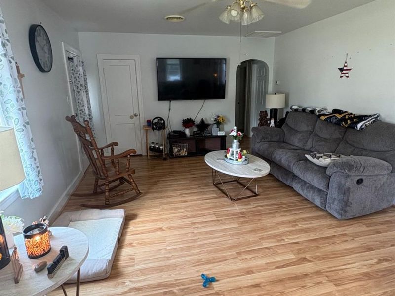 158 Sheffield Street, Bellevue, OH 44811 Photo 3