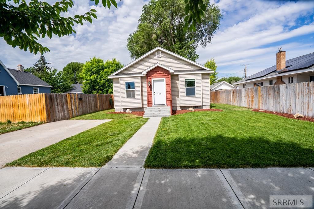 111 N 2nd W, Rigby, ID 83442 Main Photo