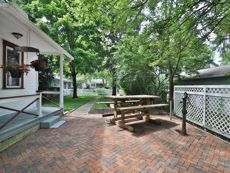 588 Midgard Road , Columbus, OH 43202 Photo 10