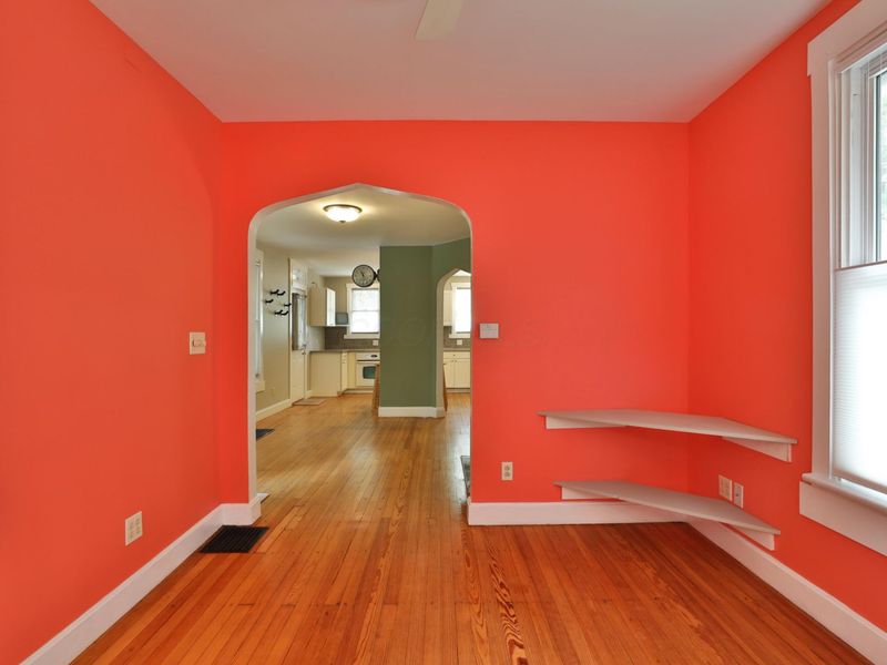 588 Midgard Road , Columbus, OH 43202 Photo 16