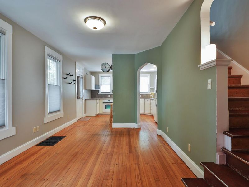 588 Midgard Road , Columbus, OH 43202 Photo 17