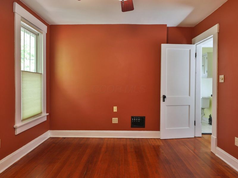 588 Midgard Road , Columbus, OH 43202 Photo 35