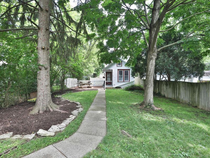 588 Midgard Road , Columbus, OH 43202 Photo 4