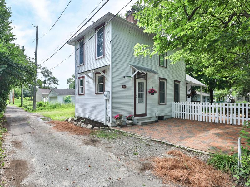 588 Midgard Road , Columbus, OH 43202 Photo 5