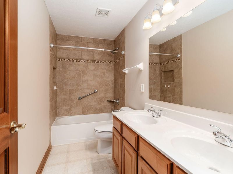 6799 Greenspire Drive, Lewis Center, OH 43035 Photo 33