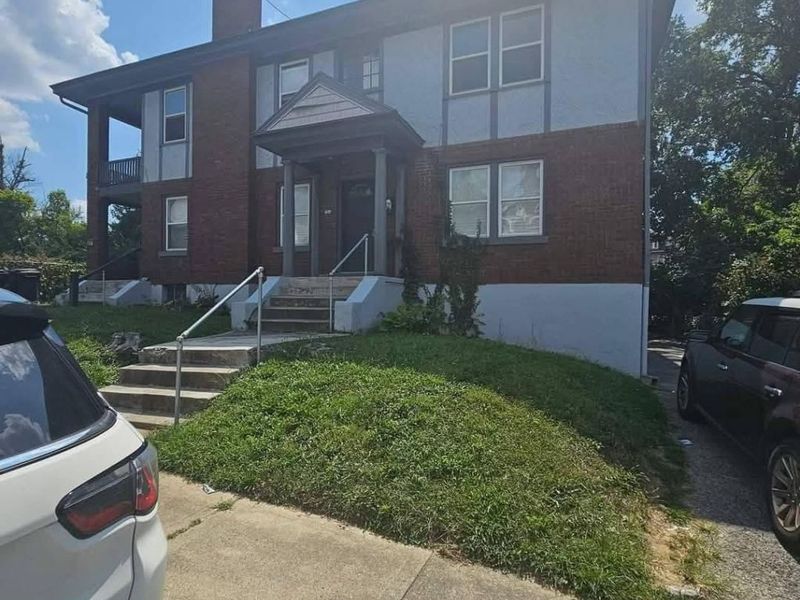 723 Chalfonte Place, Cincinnati, OH 45229 Photo 2