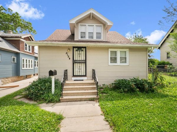 2154 S 86th STREET, West Allis, WI 53227