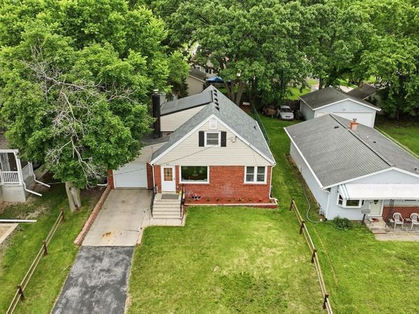 920 N Grandview BOULEVARD, Waukesha, WI 53188