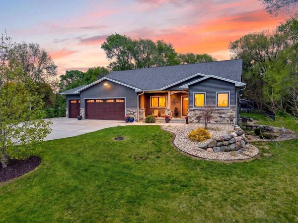 1789 Lunde Circle, Stoughton, WI 53589