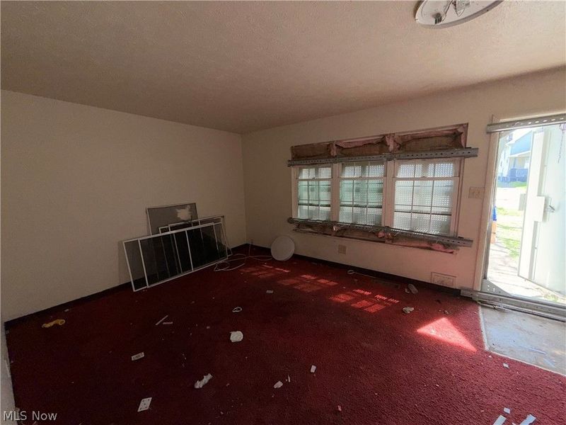 9337 Manor Avenue, Cleveland, OH 44104 Photo 15