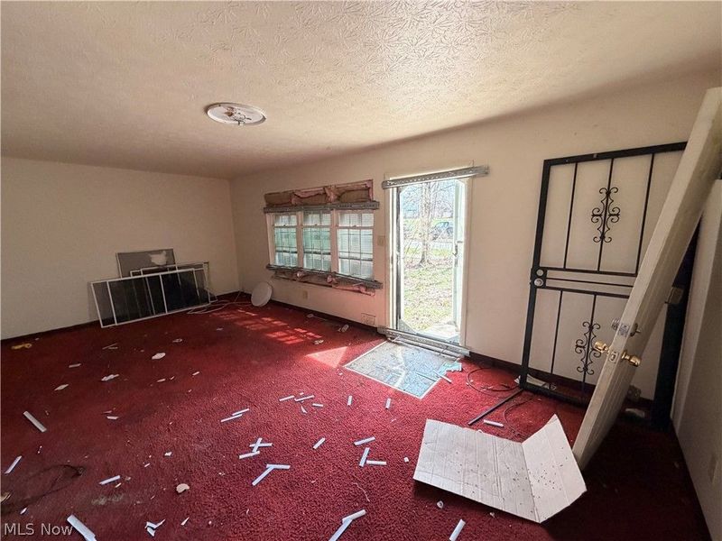 9337 Manor Avenue, Cleveland, OH 44104 Photo 2