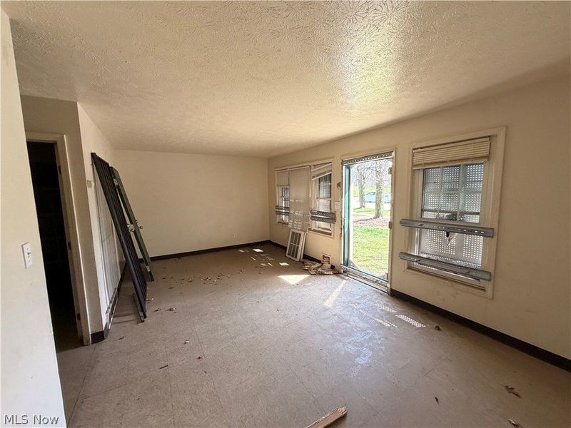 9321 Manor Avenue, Cleveland, OH 44104 Photo 2