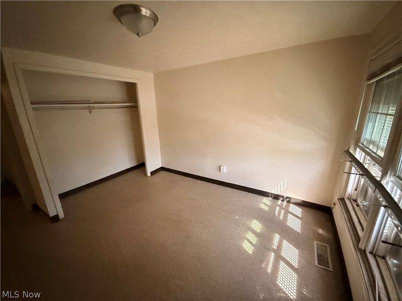 9321 Manor Avenue, Cleveland, OH 44104 Photo 21