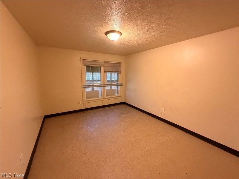 9321 Manor Avenue, Cleveland, OH 44104 Photo 22