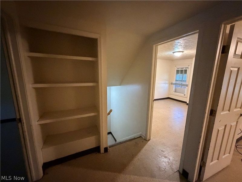 9321 Manor Avenue, Cleveland, OH 44104 Photo 29