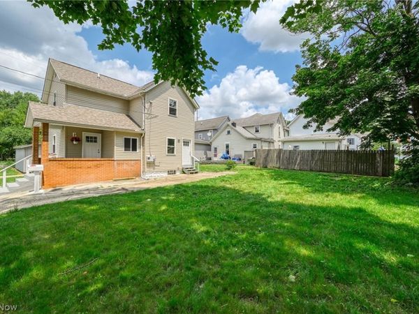 353 3rd Street NW, Barberton, OH 44203