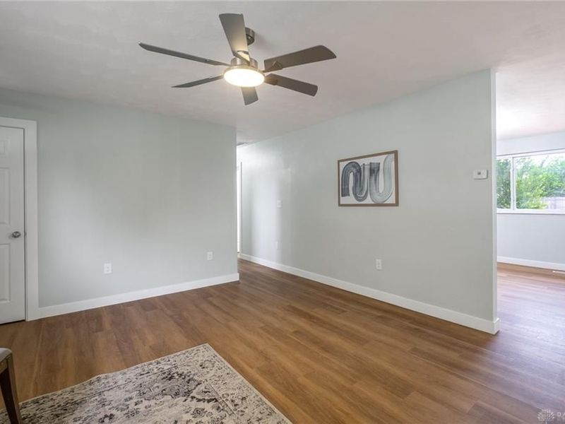 6650 Pine Ridge Avenue, Enon Vlg, OH 45323 Photo 4