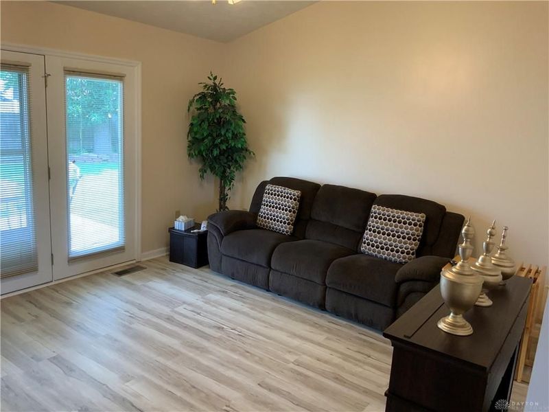 807 Plover Lane, Englewood, OH 45315 Photo 7