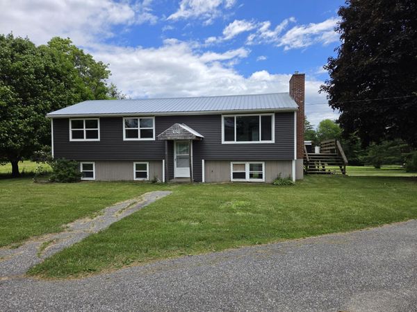 565 Old Lewiston Road, Winthrop, ME 04364