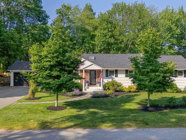 7 Knight Street, Falmouth, ME 04105