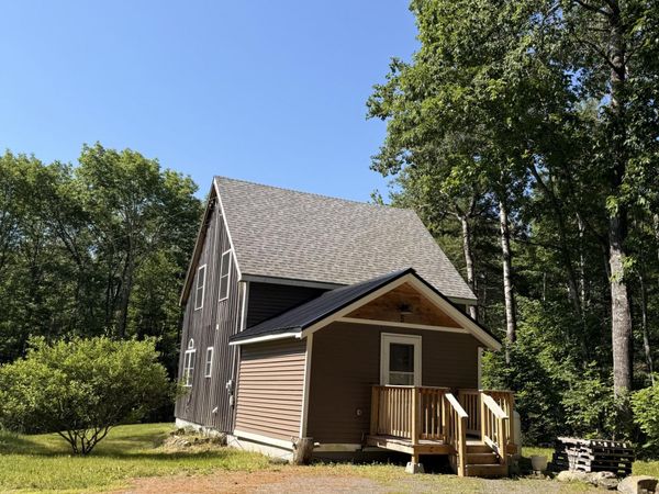 5 Moores Road , Burlington, ME 04417