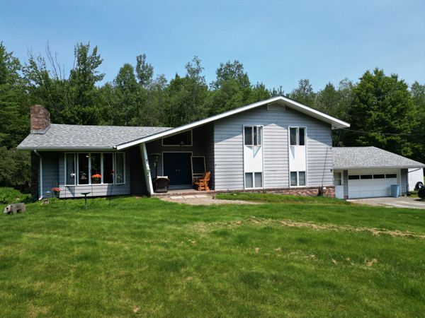 32 Kelley Avenue , Lincoln, ME 04457