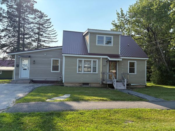 115 Parkway N, Brewer, ME 04412