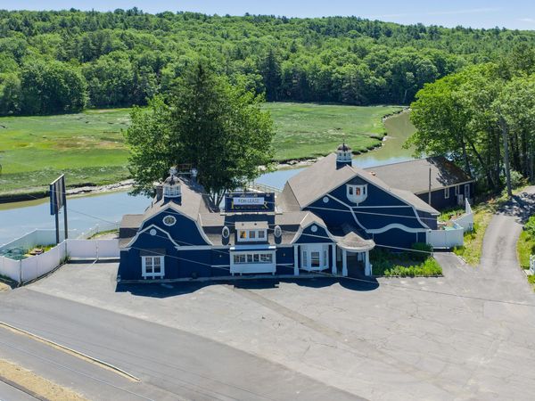 1335 US-1 , Yarmouth, ME 04096