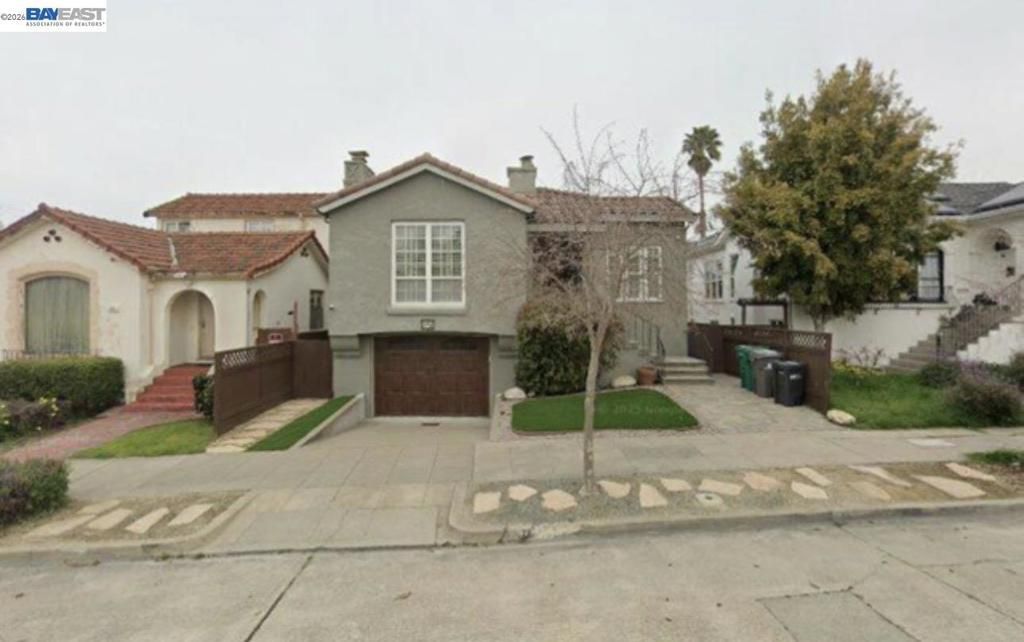 576 57th St, Oakland, CA 94609 Main Photo
