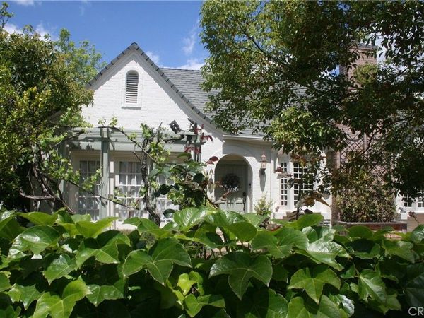 2421 N Heliotrope Drive, Santa Ana, CA 92706