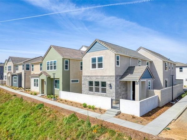 27398 Fox Den Place, Valencia, CA 91381