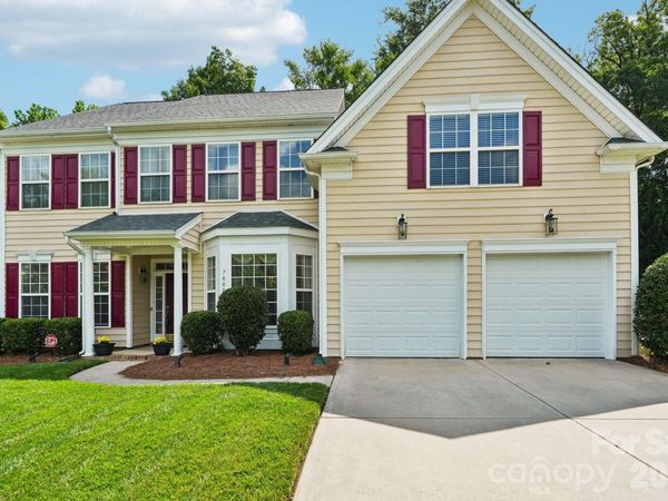 7809 Pinecroft Court , Harrisburg, NC 28075