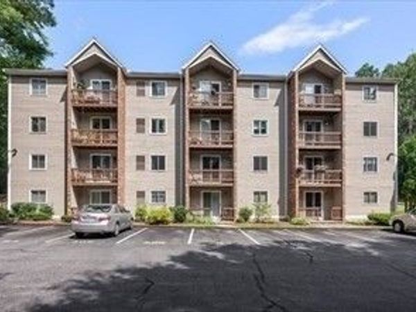 44 Maria Ave, Unit 105, Southbridge, MA 01550