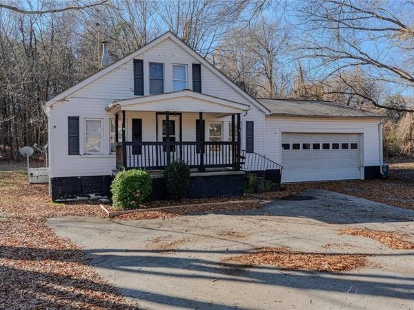 1364 Rauhut Street, Burlington, NC 27217