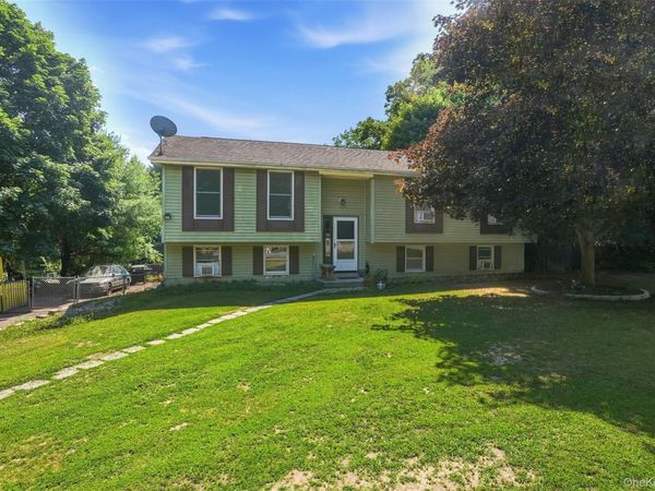 4 Riverside Drive , Pine Bush, NY 12566