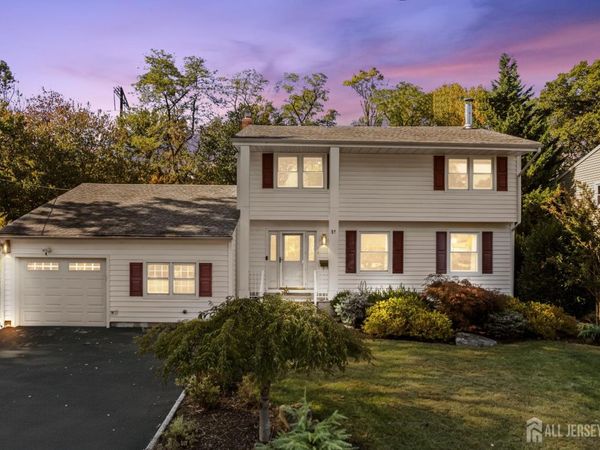 14 Mayling Court, Edison, NJ 08837