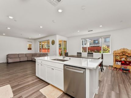 5718 Harveston Way, Sacramento, CA 95835 Photo